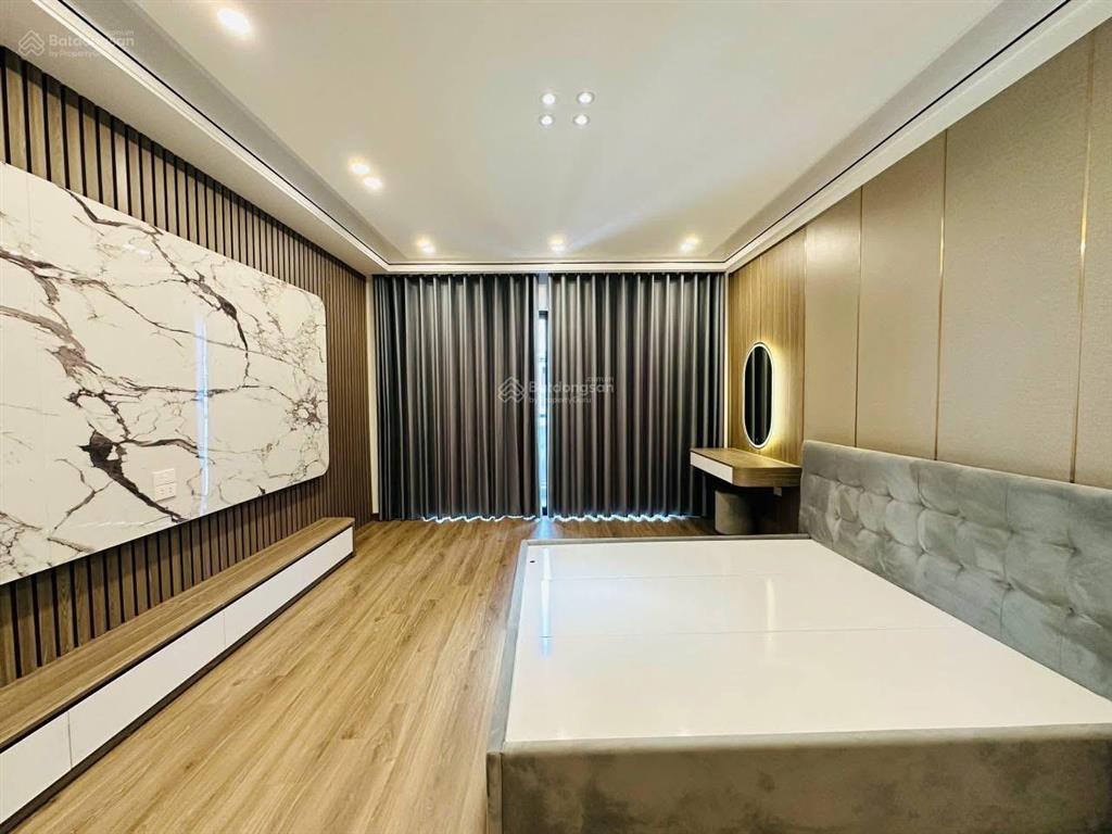 Bán nhà mới tinh thang máy, ô tô đỗ gần phố nguyễn công hoan, kim mã, ngọc khánh 45m2x6t hơn 8 tỷ