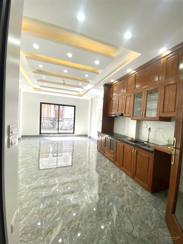 Bán nhà mới tinh đẹp thang máy, ô tô đỗ gần phố ngọc khánh, kim mã 45m2 x 6t, mt 5m hơn 8 tỷ