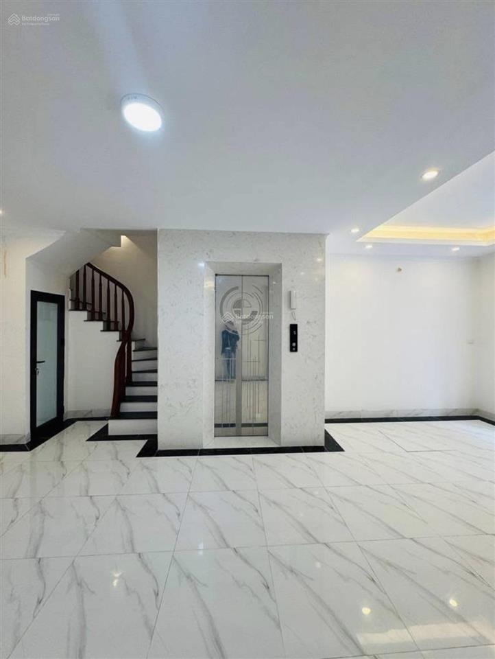 Bán nhà mới tinh đẹp thang máy, ô tô đỗ gần phố ngọc khánh, kim mã 45m2 x 6t, mt 5m hơn 8 tỷ