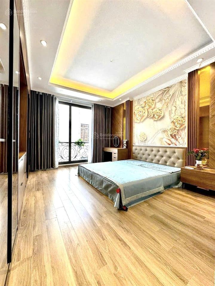 Bán nhà dân xây gần phố nguyễn khang, yên hoà, giá rẻ dt 39m2x5t, 2 thoáng, có nội thất. giá 7.5 tỷ