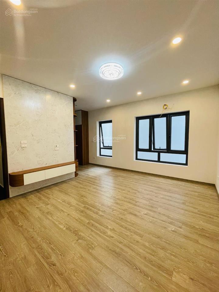 Bán nhà dân xây gần phố nguyễn khang, yên hoà, giá rẻ dt 39m2x5t, 2 thoáng, có nội thất. giá 7.5 tỷ