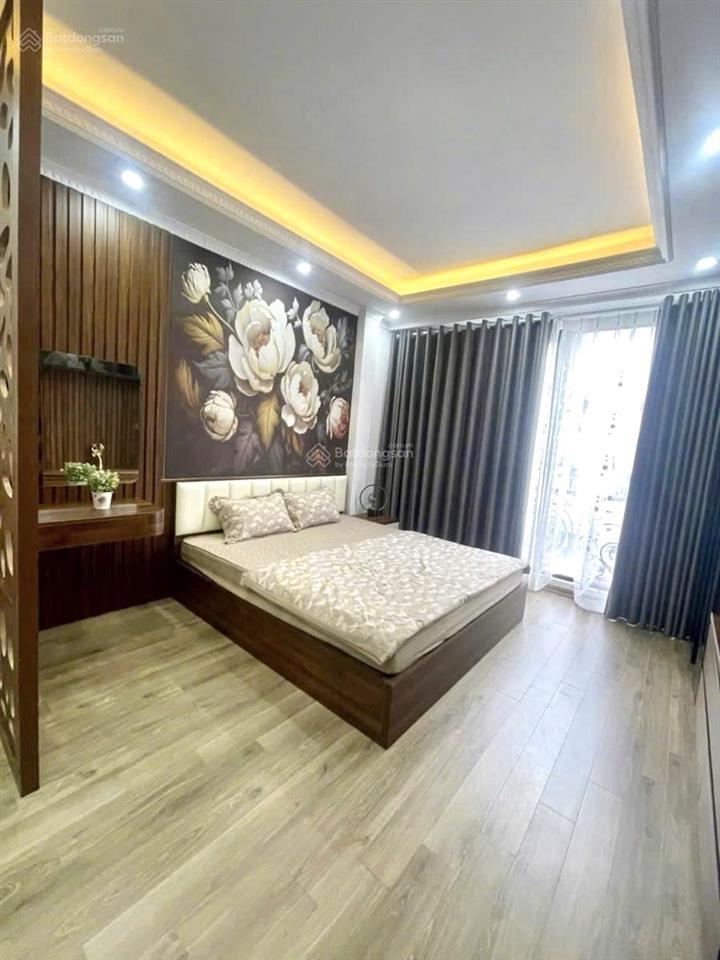 Bán nhà dân xây gần phố nguyễn khang, yên hoà, giá rẻ dt 39m2x5t, 2 thoáng, có nội thất. giá 7.5 tỷ