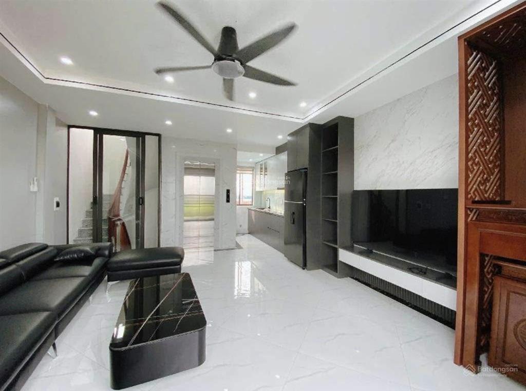 Bán nhà mới, thang máy, ô tô gần phố khúc thừa dụ, trương công giai 50m x7t, mt 4.5m sổ vuông đẹp