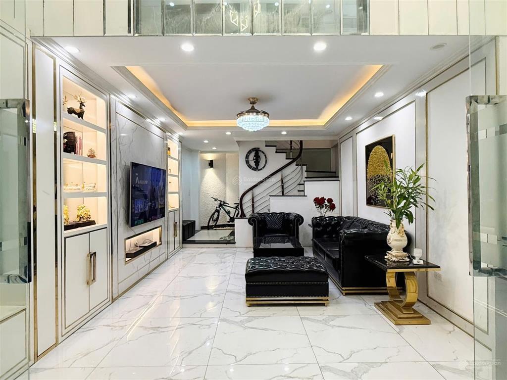 Bán nhà dân xây q ba đình, ô tô, lô góc gần phố vĩnh phúc. 50m2 x 5 t, mt 4.5m, không quy hoach