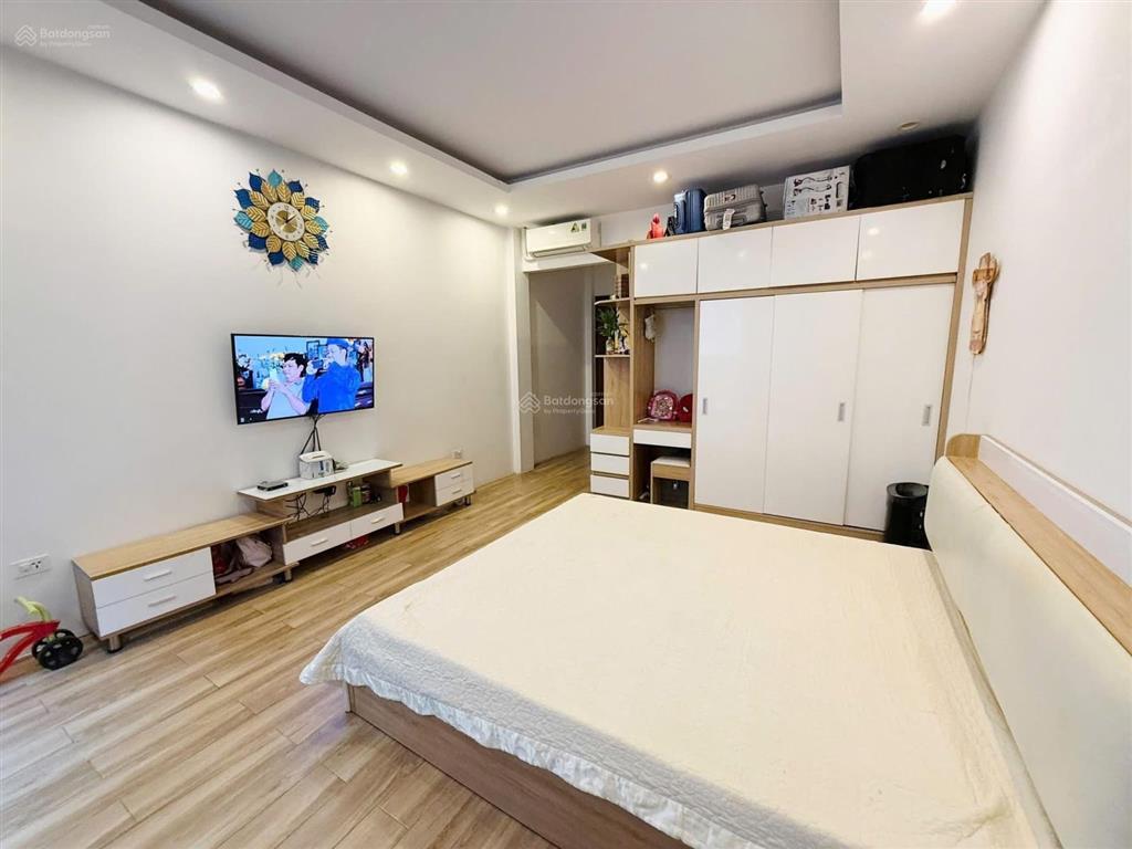 Bán nhà dân xây q ba đình, ô tô, lô góc gần phố vĩnh phúc. 50m2 x 5 t, mt 4.5m, không quy hoach