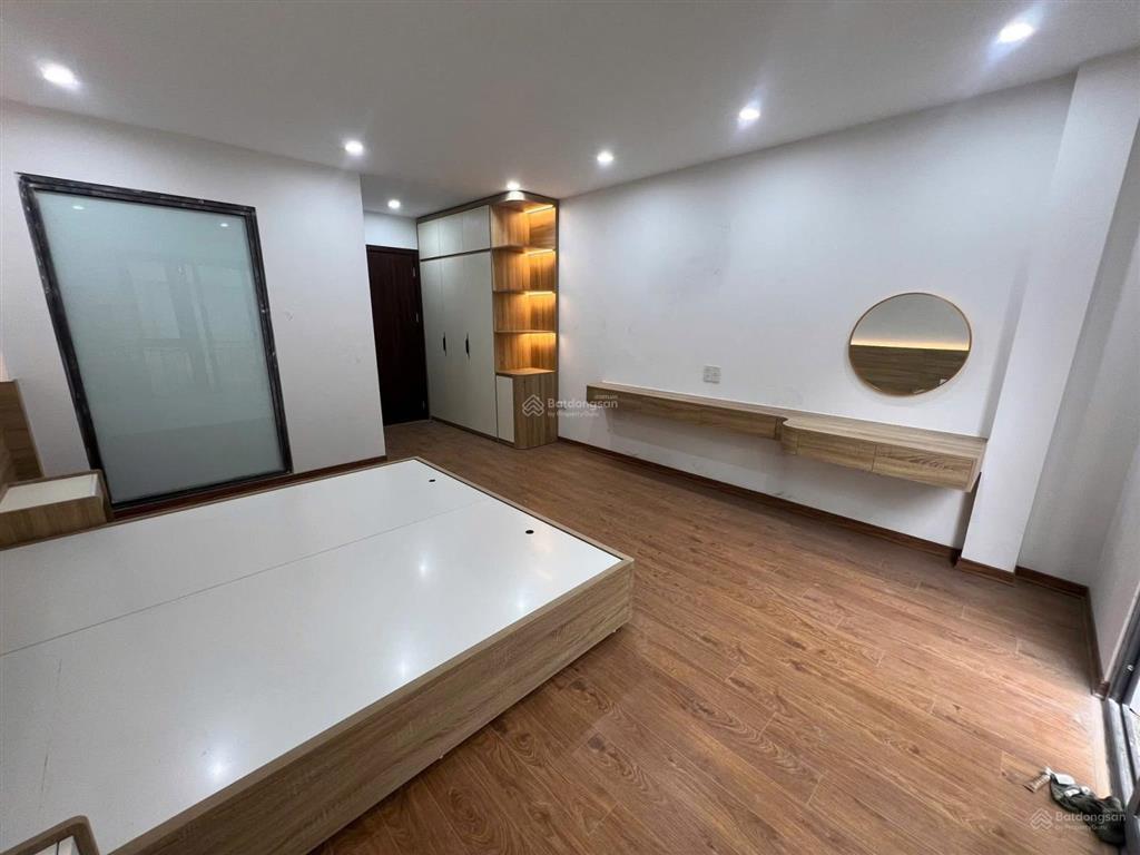 Bán nhà dân xây q ba đình, ô tô, lô góc gần phố vĩnh phúc. 50m2 x 5 t, mt 4.5m, không quy hoach