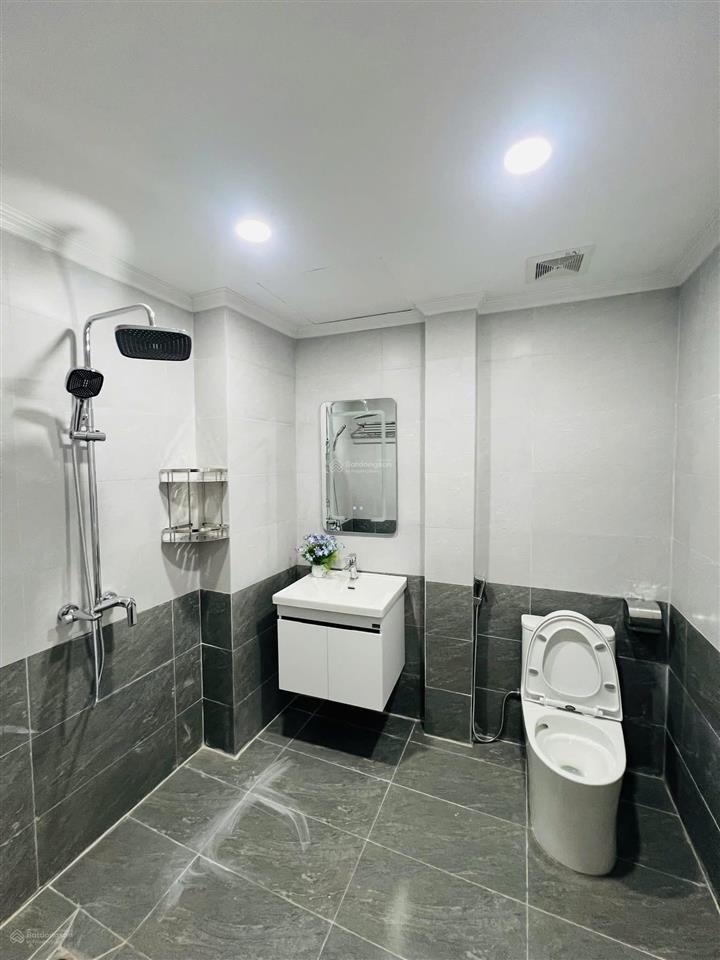 Bán nhà đẹp xuân la, thang máy, ôtô đỗ cổng gần phố võ chí công, dt 46m2 x 7t, vị trí đẹp