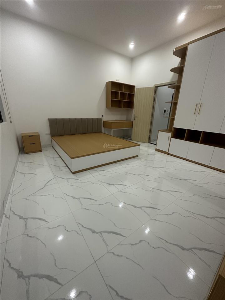 Bán căn lô góc xuân thủy, ô tô gần, ngõ nông 52m2*5t, mỗi tầng 2 phòng ngủ, nội thất đầy đủ