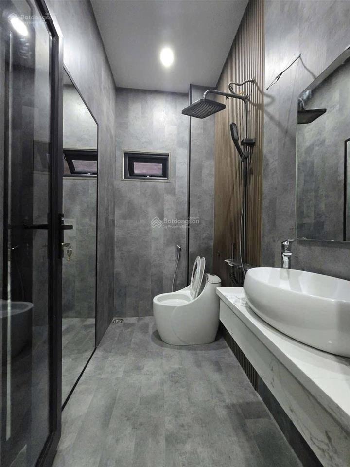 Bán căn lô góc xuân thủy, ô tô gần, ngõ nông 52m2*5t, mỗi tầng 2 phòng ngủ, nội thất đầy đủ