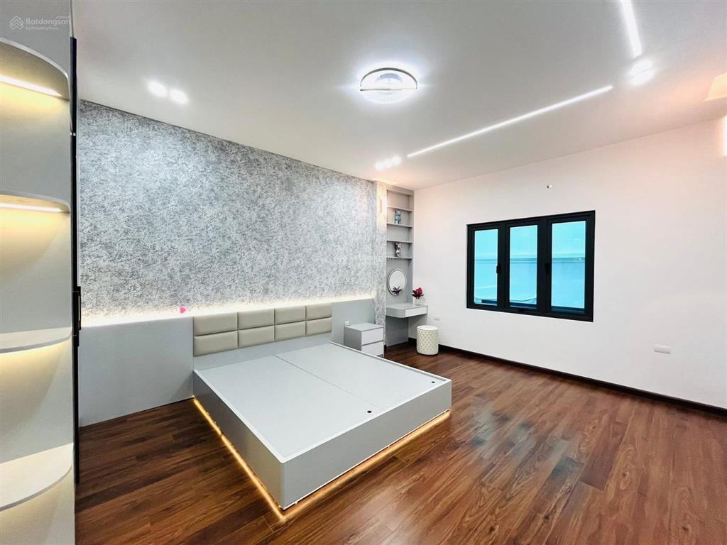 Bán nhà đẹp thang máy, ô tô gần phố võ chí công, lạc long quân, xuân la dt 41m2x6t giá 8.9 tỷ