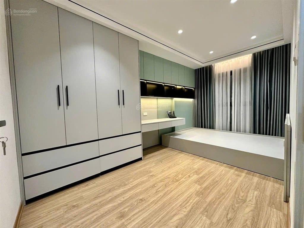 Bán nhà đẹp thang máy, ô tô gần phố võ chí công, lạc long quân, xuân la dt 41m2x6t giá 8.9 tỷ