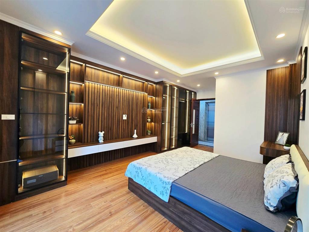 Bán nhà đẹp dân xây quận ba đình gần phố vĩnh phúc, ô tô 15m dt 51m2 x 5t, 2 thoáng, không qh