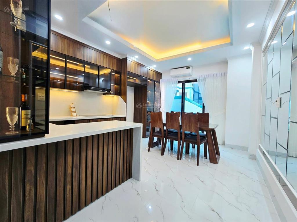 Bán nhà đẹp dân xây quận ba đình gần phố vĩnh phúc, ô tô 15m dt 51m2 x 5t, 2 thoáng, không qh