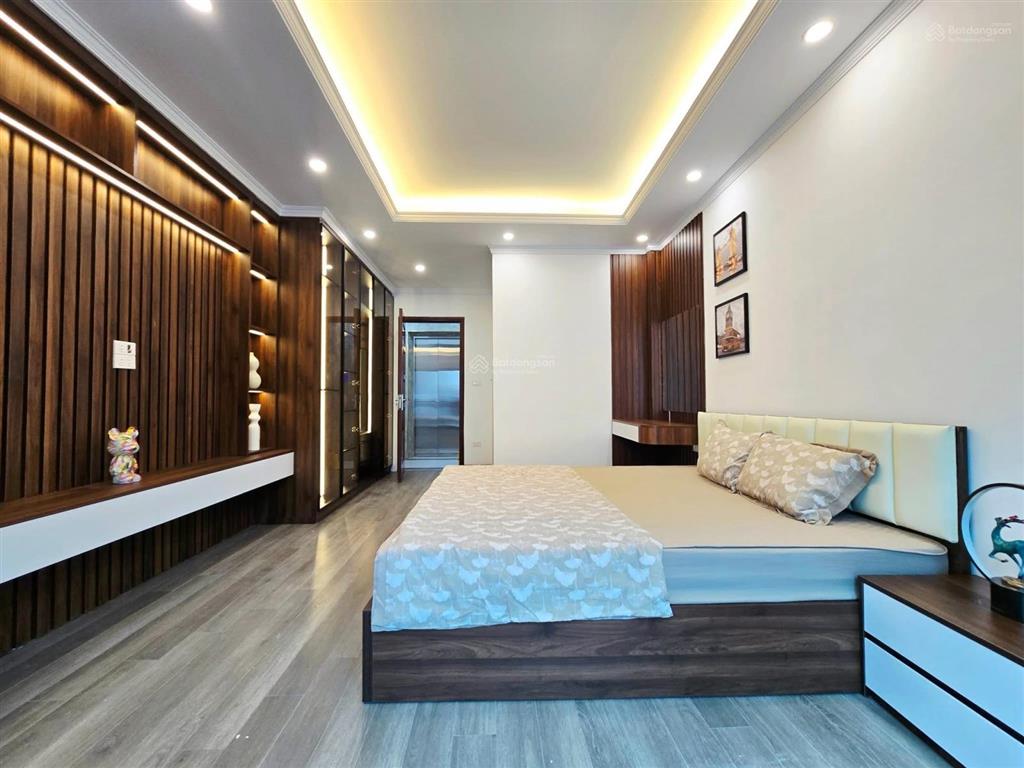 Nhà đẹp dân xây thang máy, lô góc, ô tô gần hoàng quốc việt, 55m2 x6t đủ nội thất sang xịn ở luôn