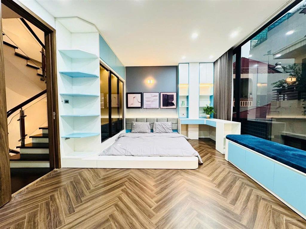 Nhà đẹp dân xây thang máy, lô góc, ô tô gần hoàng quốc việt, 55m2 x6t đủ nội thất sang xịn ở luôn