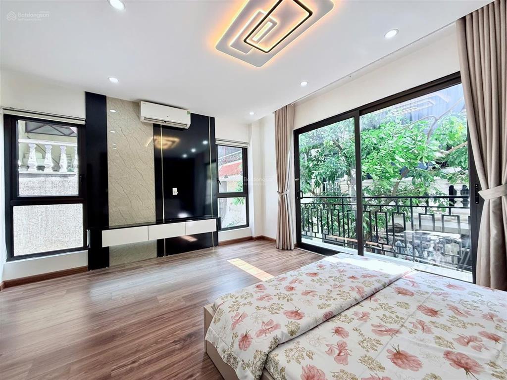 Bán nhà mới đẹp gần phố cầu giấy, dân xây, lô góc, ôtô gần công viên cg, 48m2 x 5t, nội thất đầy đủ