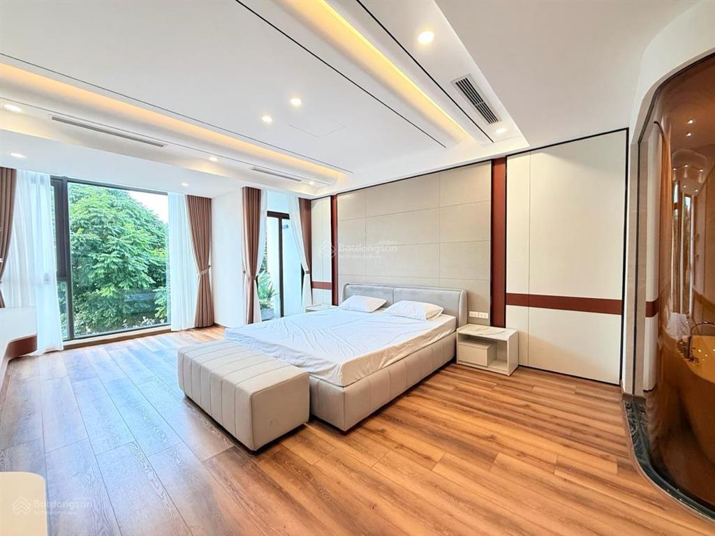 Bán nhà mới đẹp gần phố cầu giấy, dân xây, lô góc, ôtô gần công viên cg, 48m2 x 5t, nội thất đầy đủ