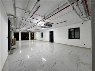 Cho thuê nhà mặt phố cầu giấy dt 270m2 x 2 tầng mt 8m vị trí đẹp phù hợp thương hiệu