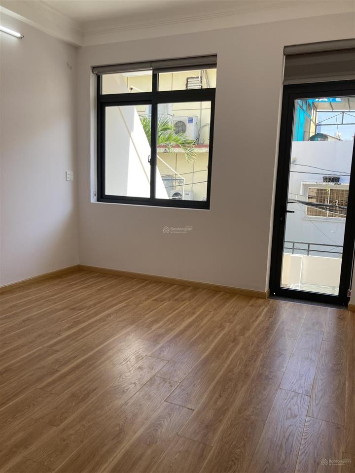 Nhà đẹp mới xây 5 tấm, full nội thất, có thang máy, xe hơi để vào nhà, phường phú thuận, tp.hcm.