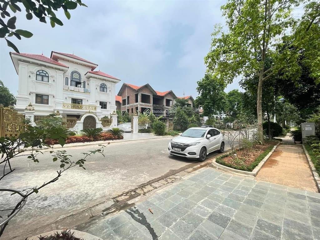 Bán gấp căn bt song lập view vườn hoa giá tốt đầu tư