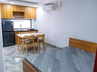 Phòng mới xây sạch đẹp nội thất cao cấp giá khai trương