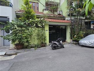 Nhà đường bát khối, phân lô, vỉa hè, cạnh công an phường long biên, nhà mới, có thang máy.