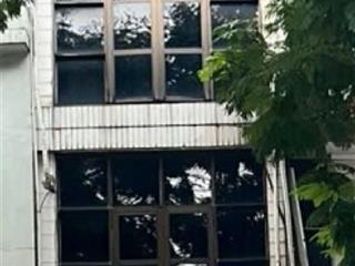 Nhà mặt phố nguyễn văn cừ  vỉa hè rộng  đường 8 làn xe  kinh doanh mãi đỉnh.