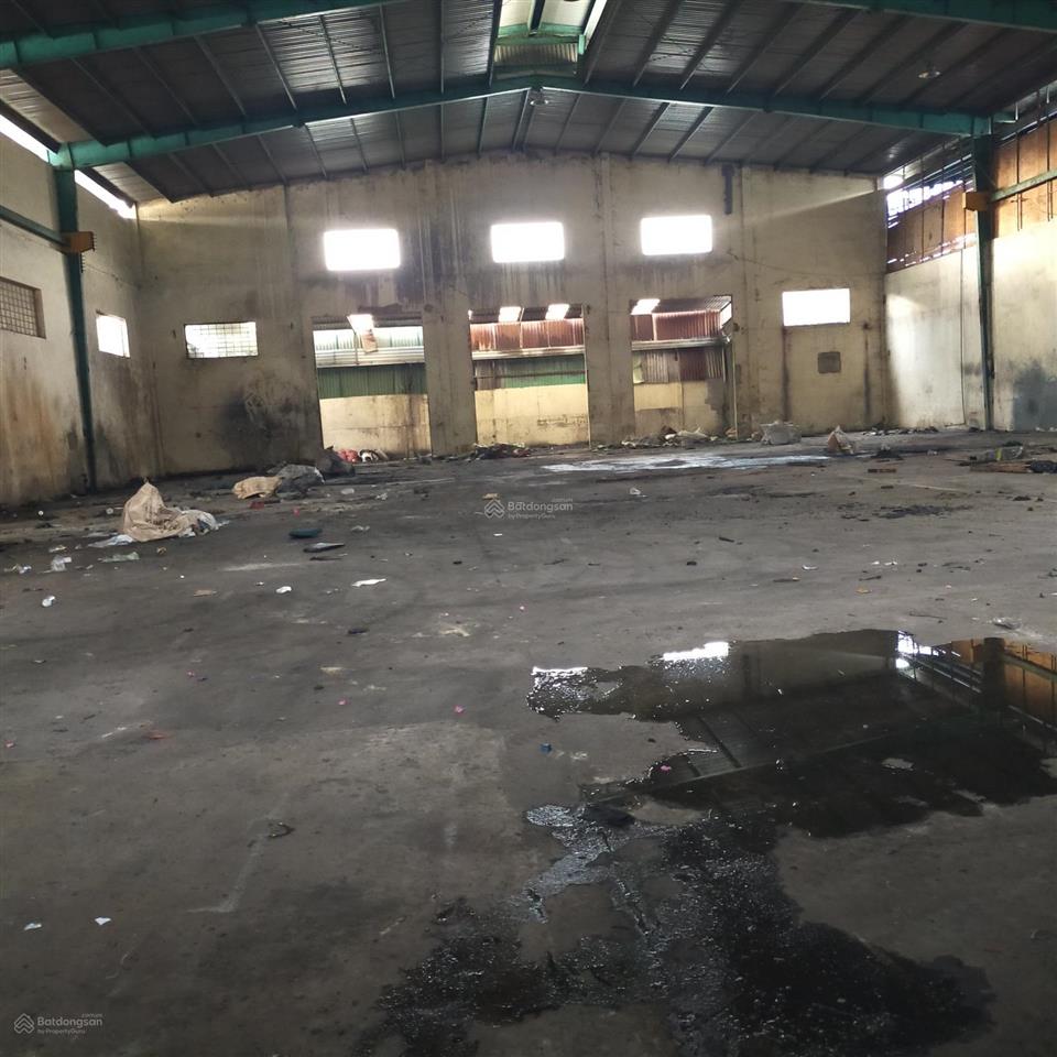 Cho thuê kho xưởng mặt tiềnquốc lộ 1a, dt 1400m2  110tr/th, đường tải lớn, container vào 24h