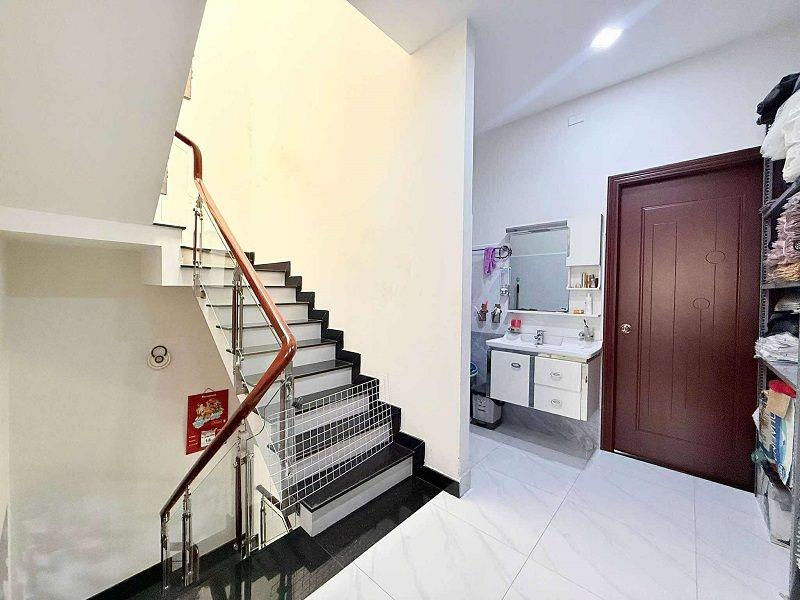 Bán nhà HXH Lê Văn Thọ, P11, Gò Vấp, 107m2, 5 tầng, ngang 5m, nở hậu nhẹ, giá cực bèo