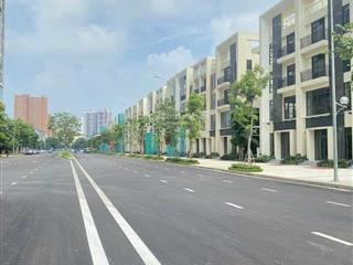 Bán gấp đất đường nguyễn văn huyên kéo dài  2 thoáng ô tô tránh dừng đỗ  mặt tiền trước sau 8.5m