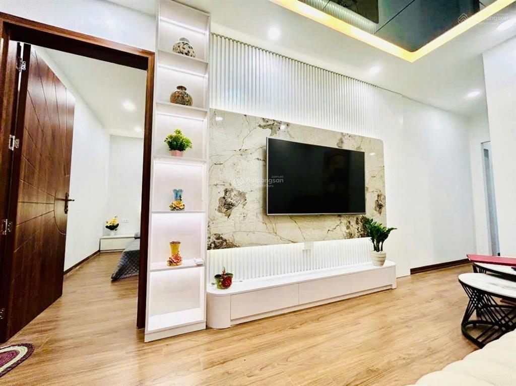 Bán cc mặt phố thi sách hbt 65 m2 2 ngủ giá nhỉnh 4.8 tỷ