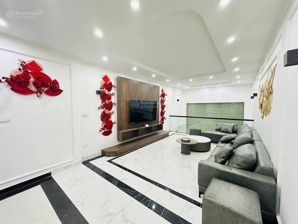 Hữu hòa,ô tô vào ngõ thông,40m 5 tầng,sổ chuẩn,5.2 tỷ