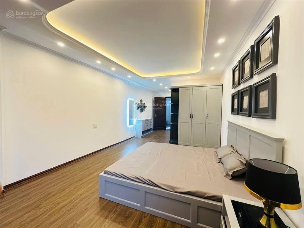 Hữu hòa,ô tô vào ngõ thông,40m 5 tầng,sổ chuẩn,5.2 tỷ