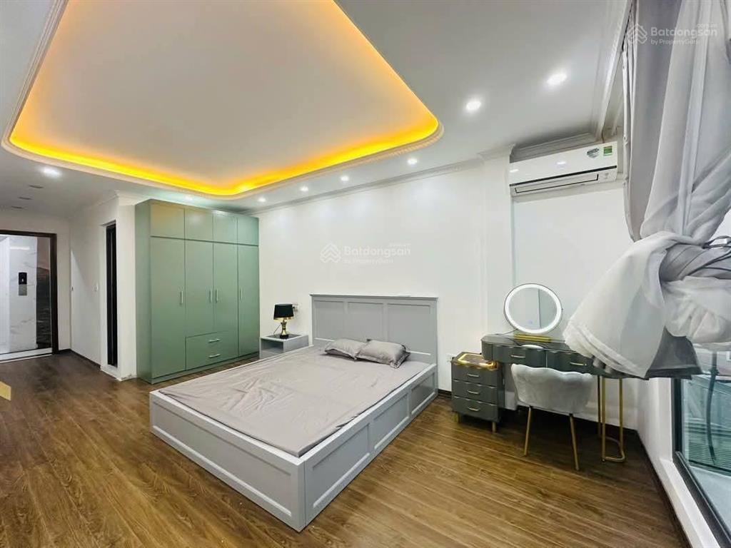 Hữu hòa,ô tô vào ngõ thông,40m 5 tầng,sổ chuẩn,5.2 tỷ