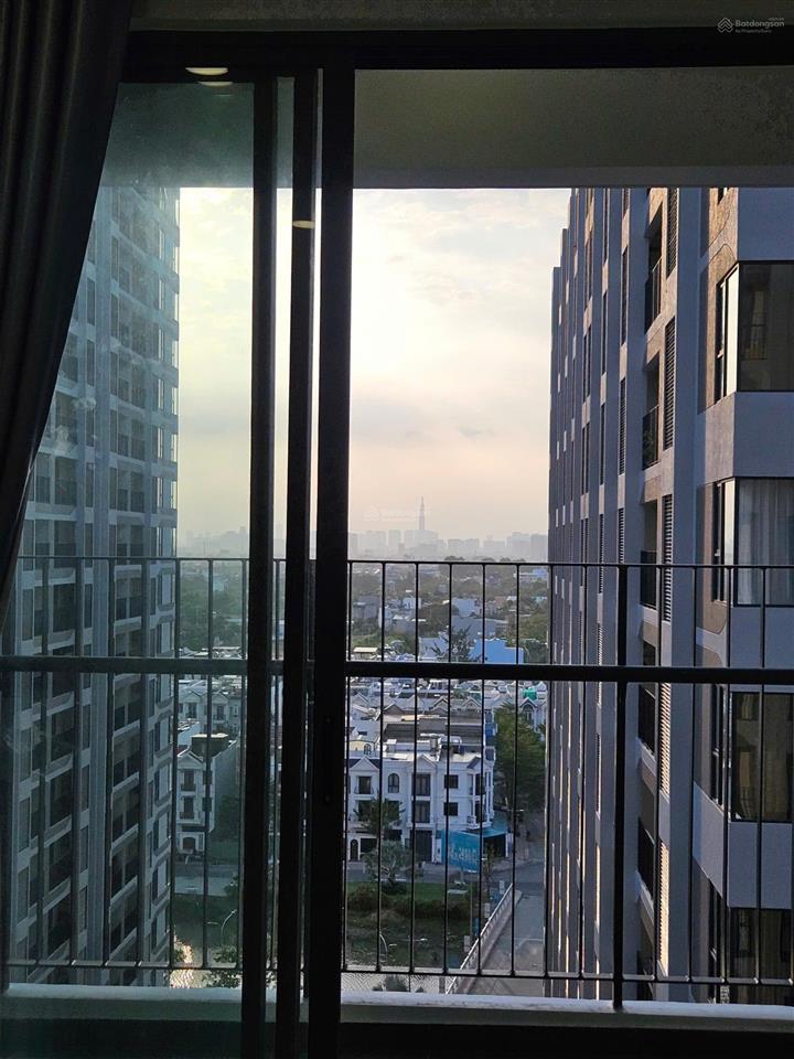 Bán căn tầng 5 căn hộ mt easmark city 1pn+ giá chỉ 2tỷ6 0939 303 ***