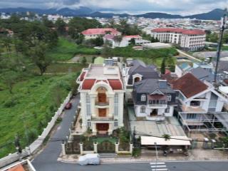 Biệt thự vip2 mặt tiền view toàn cảnh đà lạt quá đẹp