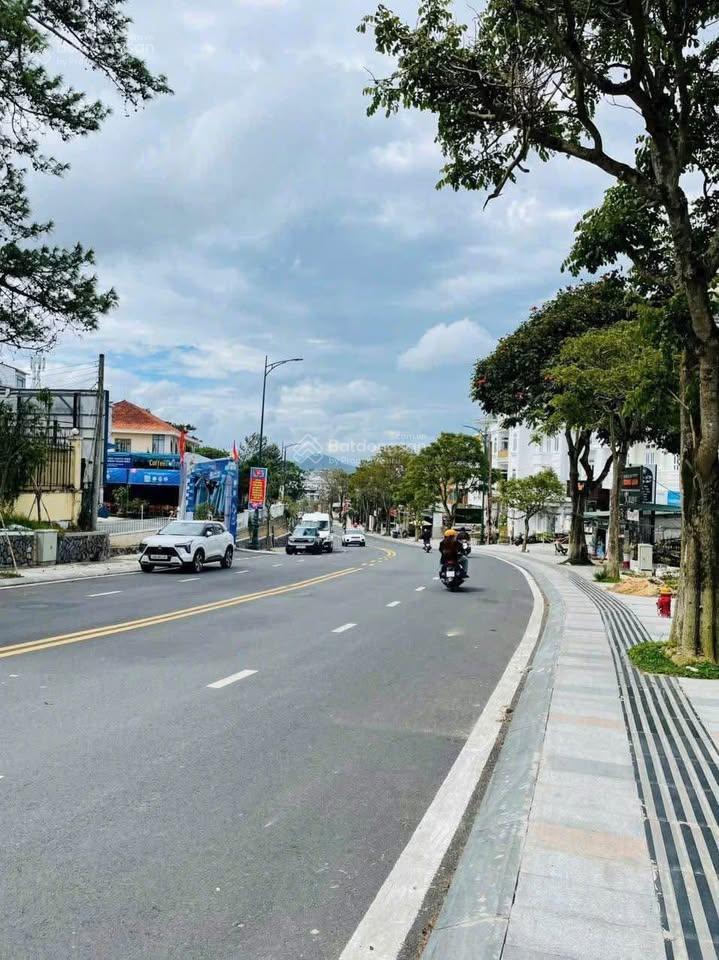 Bán lô đất hiếm còn sót lại ngay trung tâm đà lạt i phù hợp xây khách sạn tiêu chẩn 4 saoi