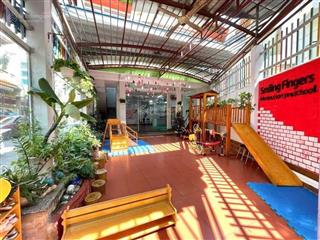 Cho thuê nhà 2 mặt tiền phú nhuận ngang 8m có sân rộng