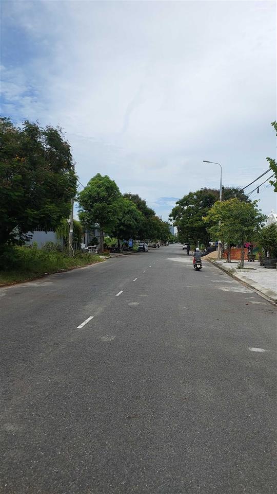 Đất phan bá vành đường 10m5 dt 150m2 sát ngô thì hiệu gần sông hàn đẹp rẻ