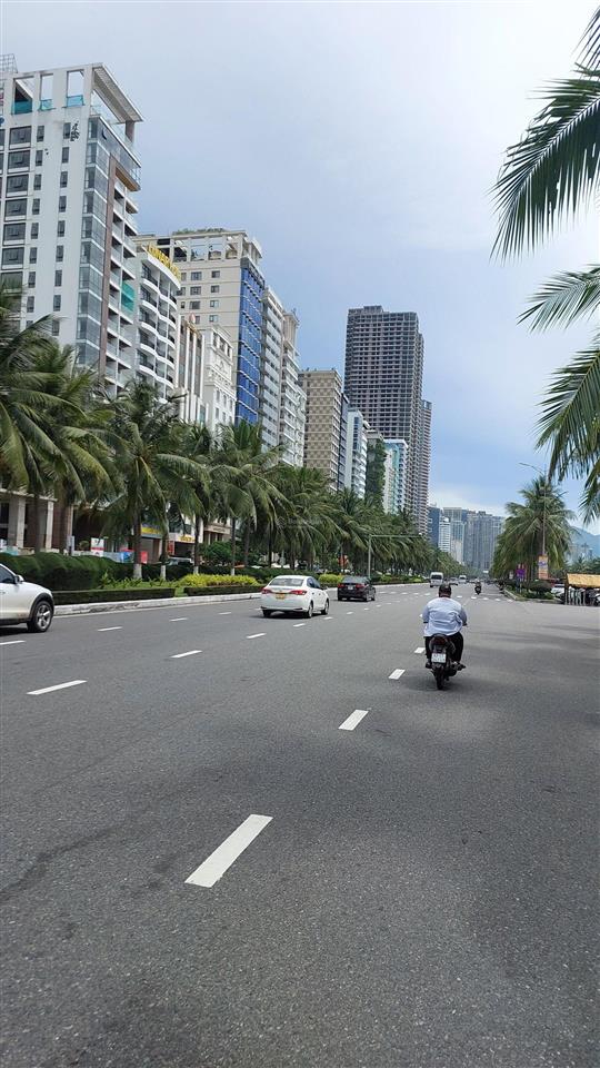 Khách sạn 10 tầng 40 phòng ngay trung tâm biển phước mỹ, đẹp, giá tốt