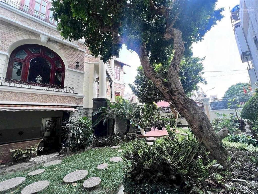 Bán biệt thự 1073/5 cách mạng tháng 8 26.5 x 20m trệt 2 lầu st full nội thất giá 106 tỷ/tl