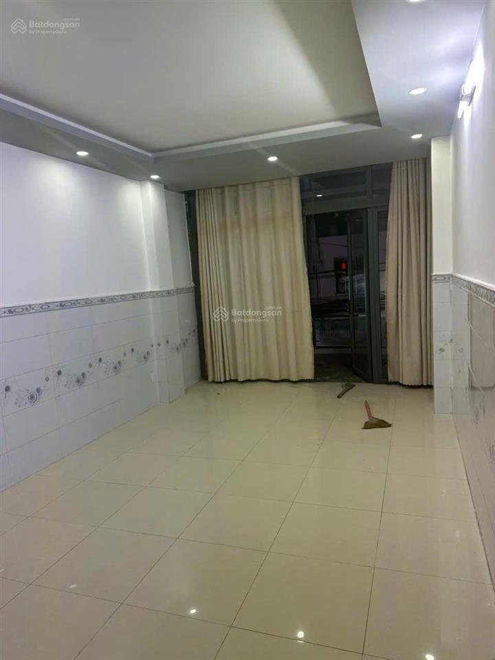 Bán nhà mặt tiền đường lạc long quân 3.9 x 15.7m trệt  2 lầu  st nhà mới vào kinh doanh ngay