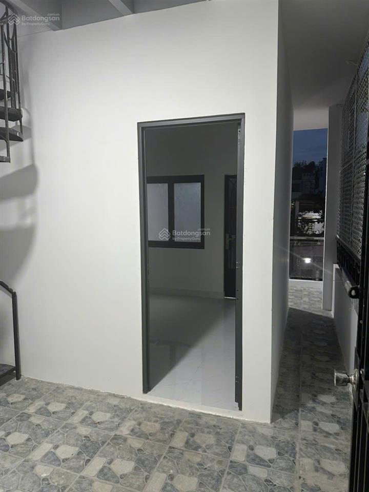 Bán nhà mặt tiền đường lạc long quân 3.9 x 15.7m trệt  2 lầu  st nhà mới vào kinh doanh ngay