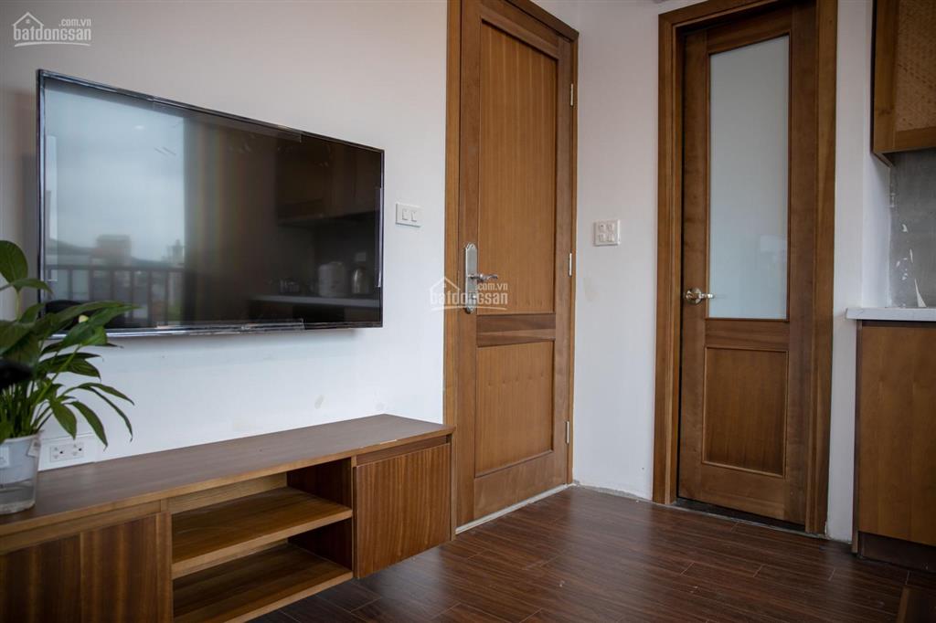 Cho thuê căn hộ cao cấp đào tấn linh lang đầy đủ đồ có ban công, ô tô đỗ cửa studio 7tr5 1k1n 10tr5