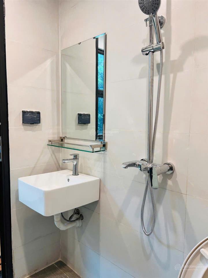 Chính chủ cho thuê 1 phòng ngủ trung kínhcầu giấy.có ban công và máy giặt riêng.giá chỉ từ 6tr5/th