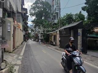 Bán nhà phường nhân chính,một nhà ra phố,ô tô vào nhà  dt65m 4 tầng thang máy mt4.7m 15.x tỷ