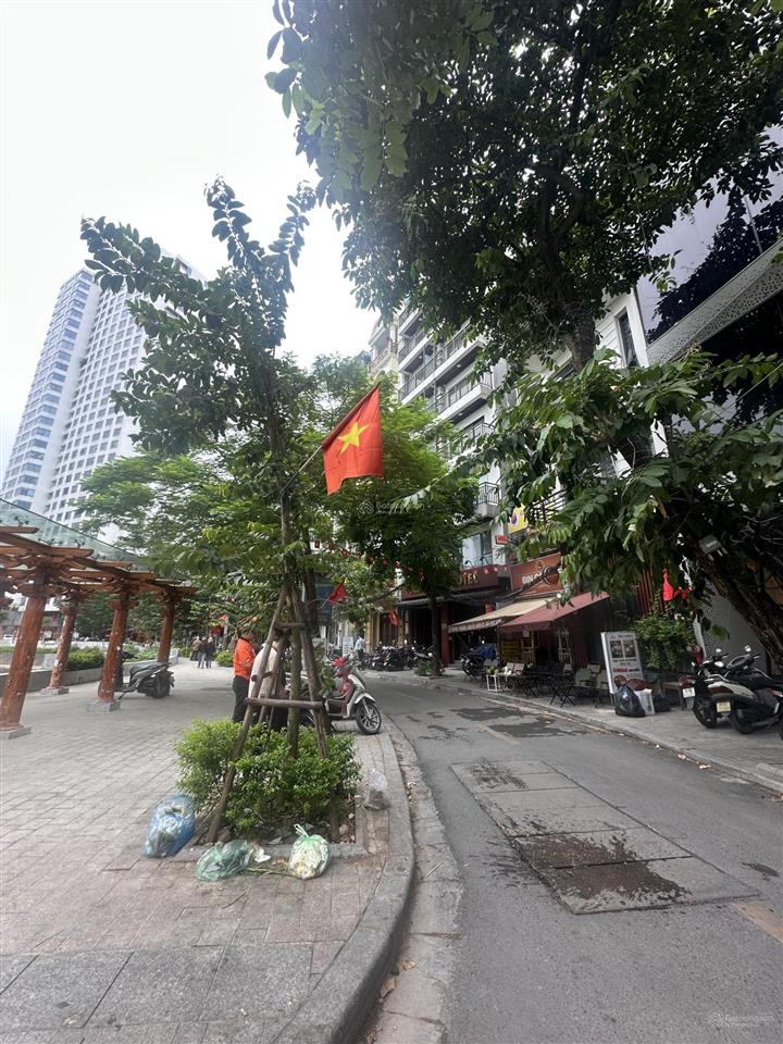 Mặt phố phạm huy thông 62m 5 tầng vỉa hè 2 bên , view hồ đẹp long lanh ,kd nhộn nhịp giá 45 tỷ