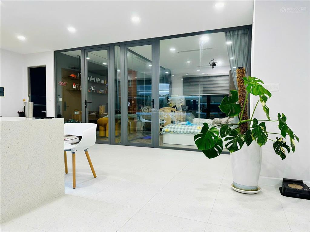 Chuyển về nhà mới ở nên cần bán gấp căn hộ an gia skyline 3 phòng ngủ, view sông giá 6,4 tỷ full