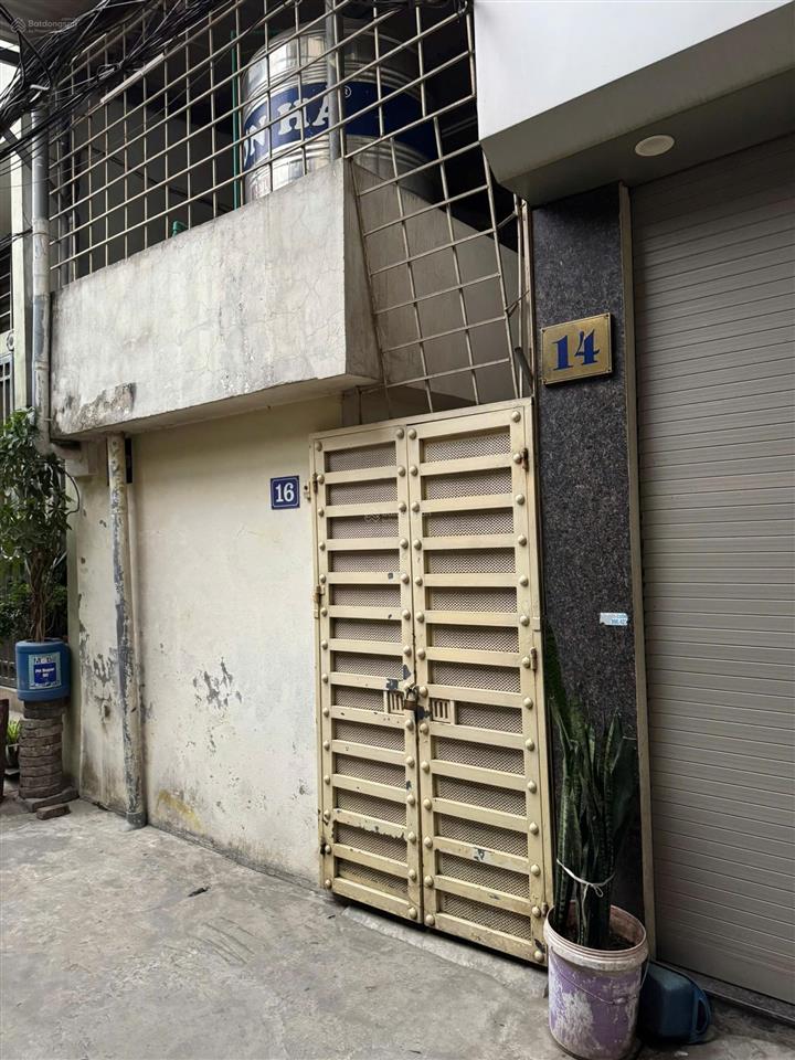 Bán nhà mặt ngõ ngay cổng chính công viên thủ lệ.