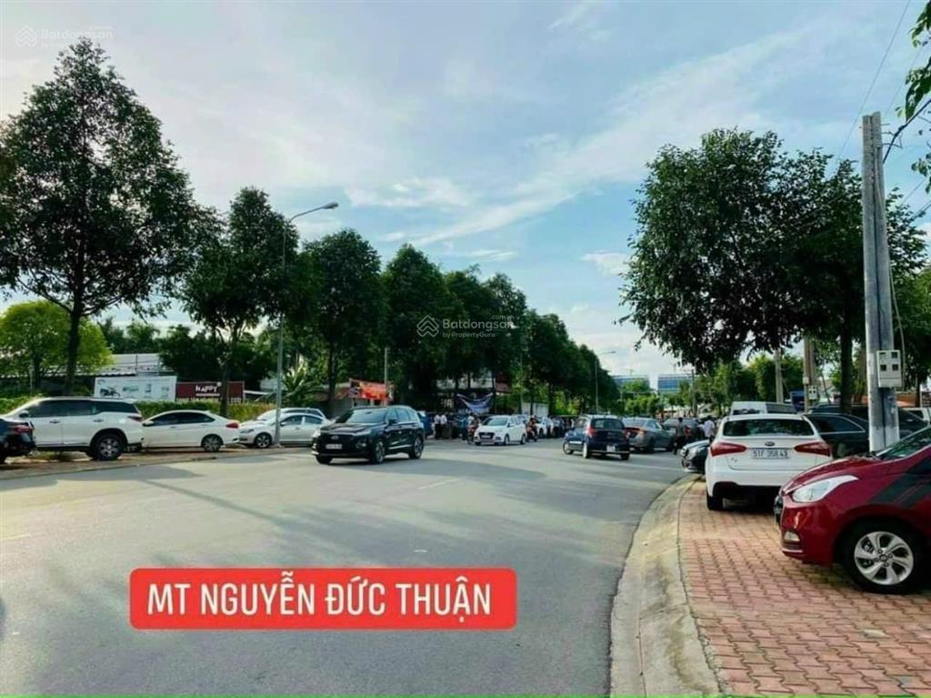Mặt tiền kinh doanh nguyễn đức thuận, tặng nhà cấp 4 sân để 5.6 ôtô hiệp thành 10x22m thổ cư 100m2